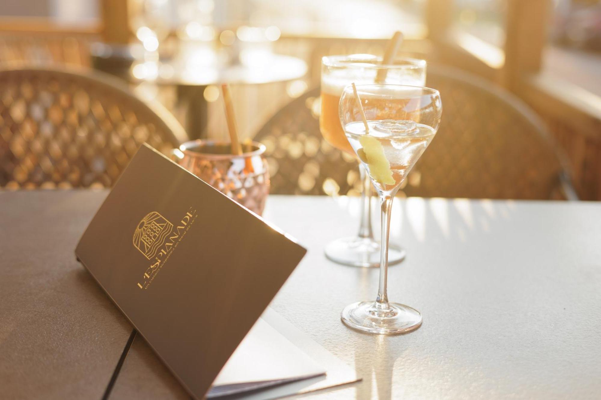 L'Esplanade Hotel Restaurant Bar A Vin Le Pellerin Eksteriør bilde