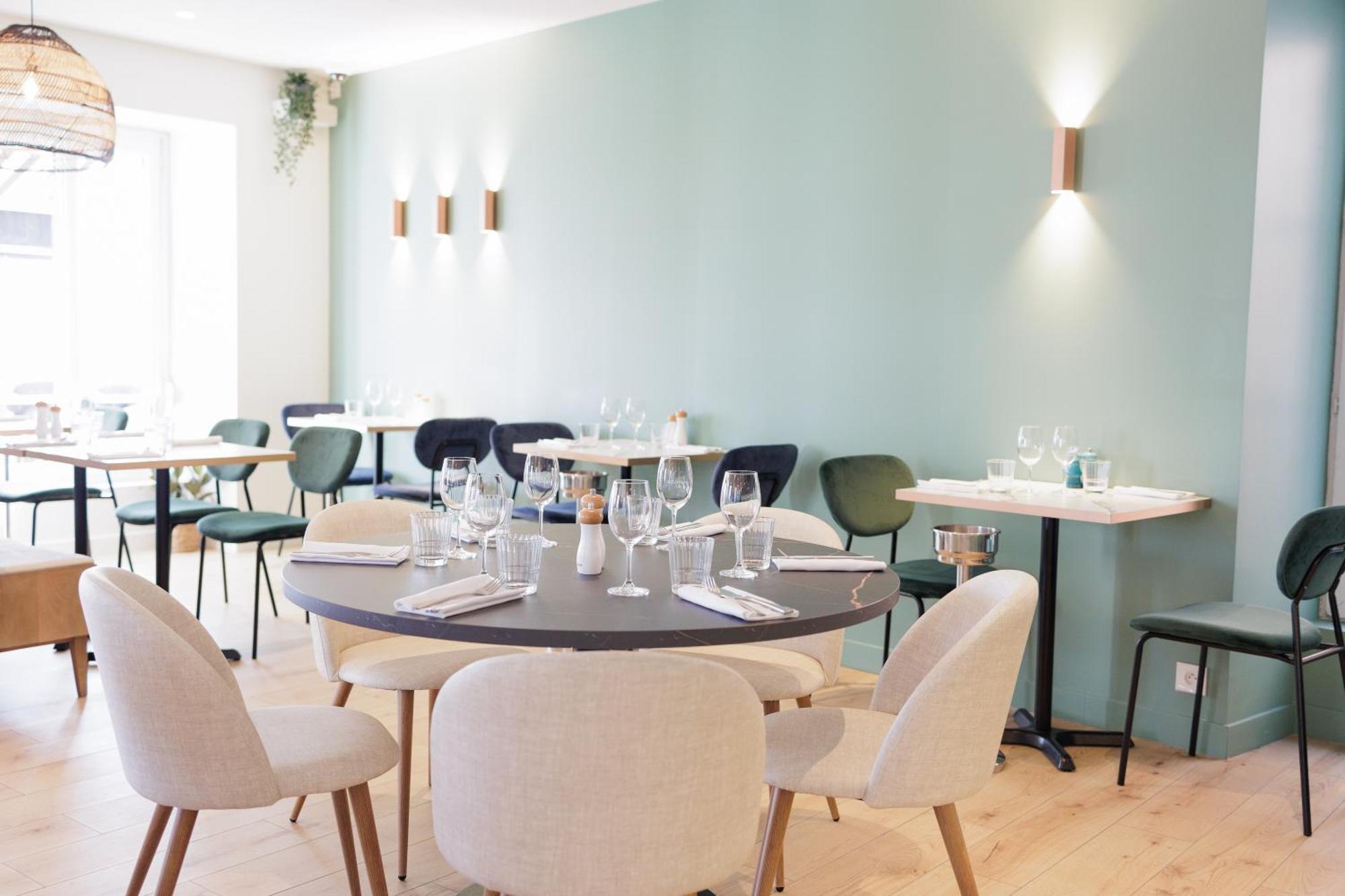 L'Esplanade Hotel Restaurant Bar A Vin Le Pellerin Eksteriør bilde